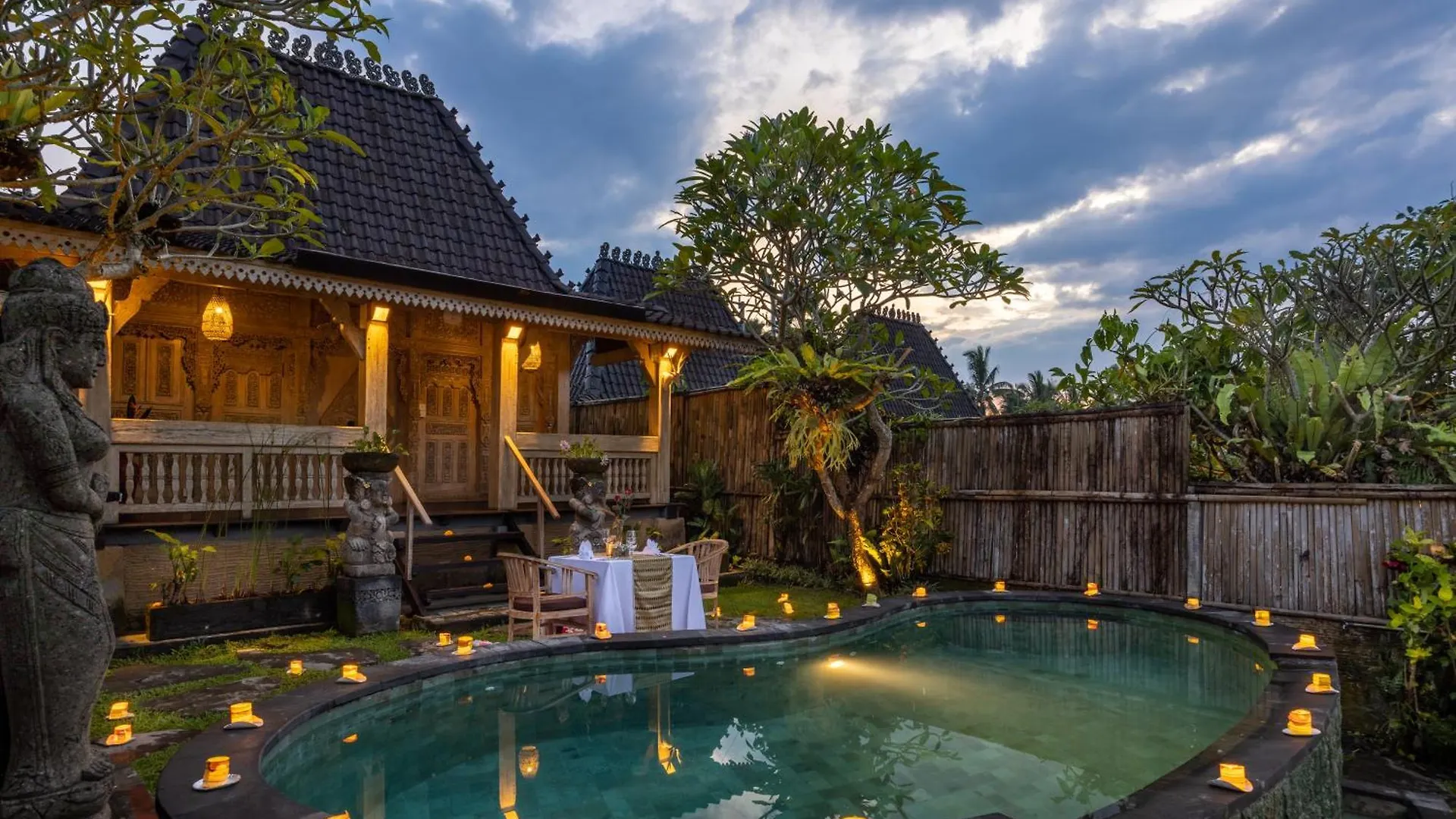 Wooden Ganeca Villas By Pramana Villas ウブド